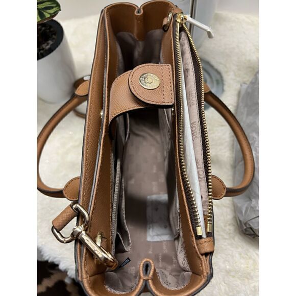 🔥🍀NWT! | Mickael Kors KELLEN Satchel Handbag Msrp:$378.00 - Picture 7 of 8